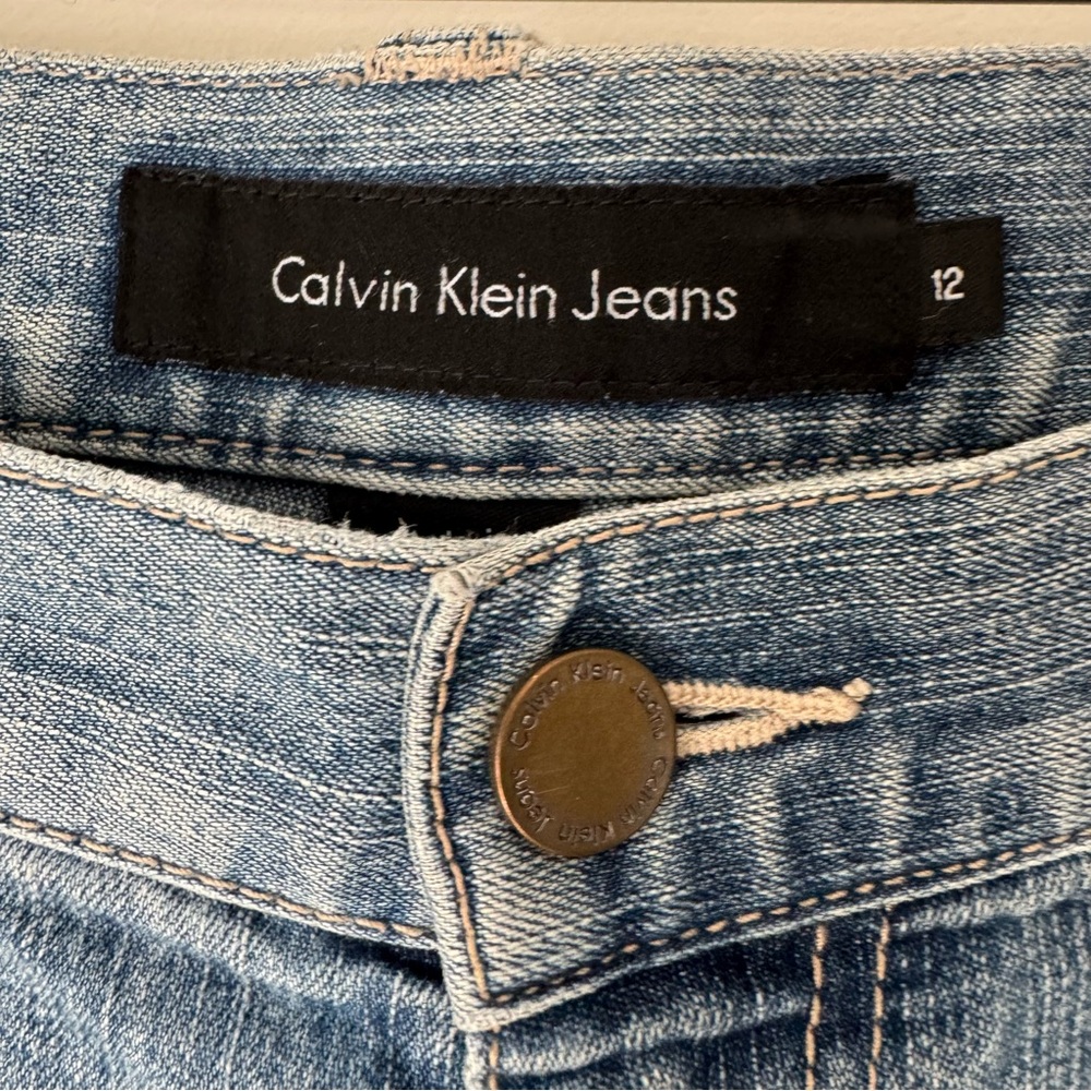 Vintage Calvin Klein mid rise Wide Cuff Cropped Jeans - Picture 7 of 9